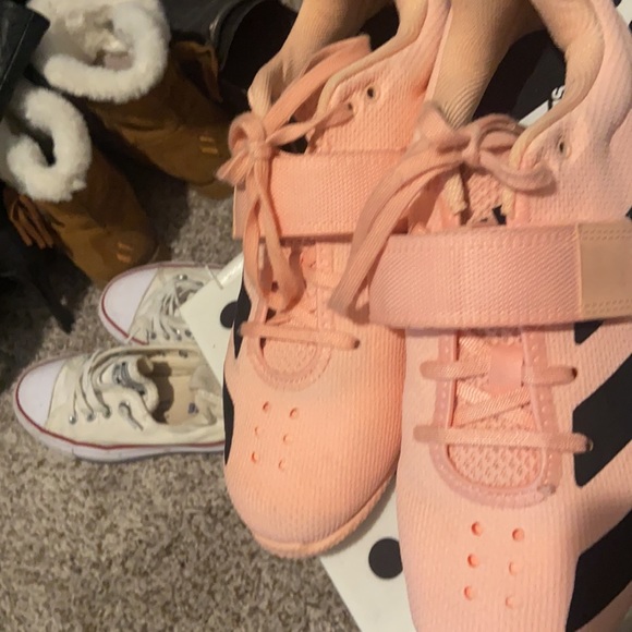Adidas pink 7 1/2 lifting shoes - Picture 2 of 11